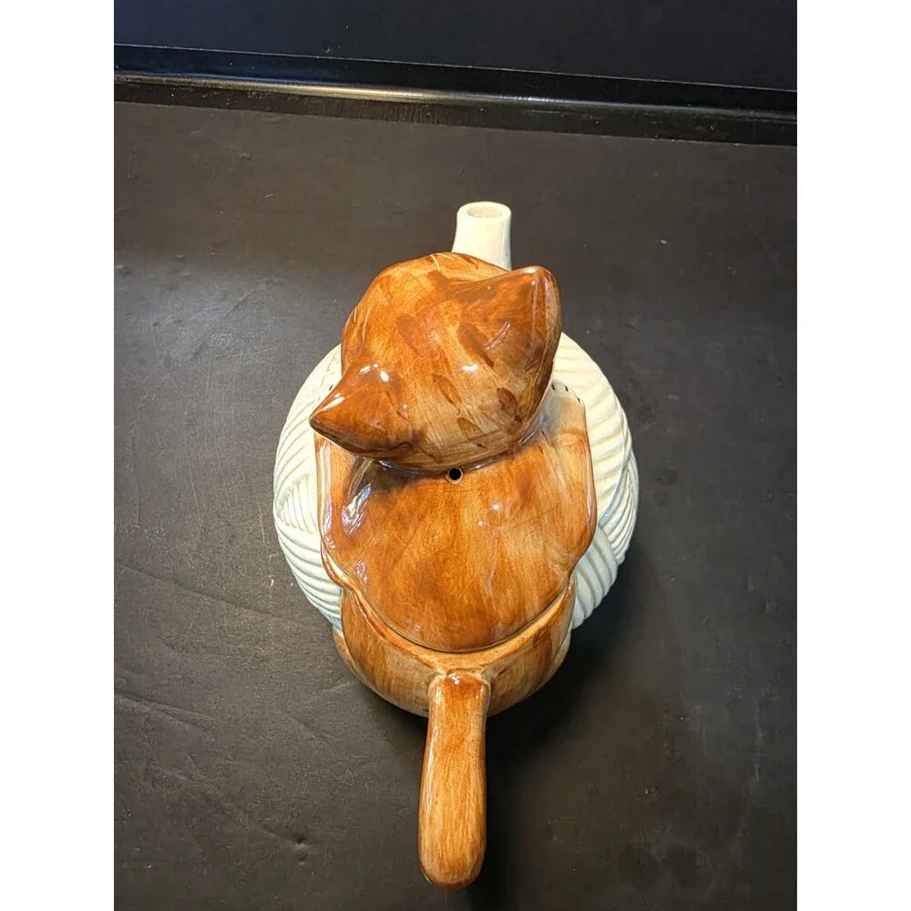 Vintage Seymour Mann Ceramic Orange Tabby Cat & Yarn Ball Teapot Figurine Novelt